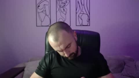 brindlefly69 online show from December 4, 2025, 11:41 am