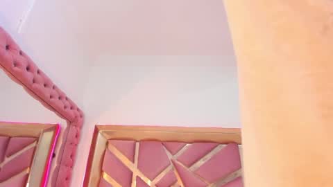 Britany online show from April 18, 2026, 7:18 pm