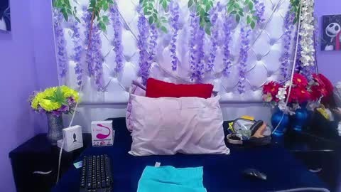 Snapshot of brithany_adms chatting on December 6, 2024, 8:15 am Brithany online show from December 6, 2024, 8:15 am