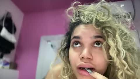 brithneysquirt online show from December 17, 2025, 5:35 am