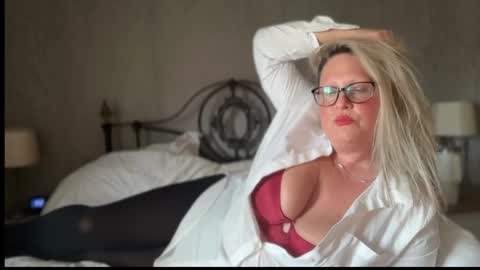 British Bella online show from April 13, 2026, 5:51 pm