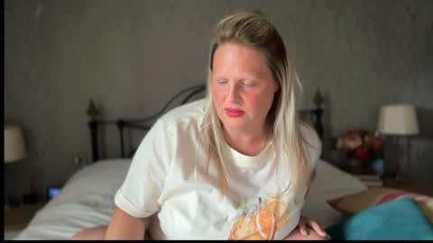 Snapshot of british_bella chatting on June 3, 2026, 12:41 pm British Bella online show from June 3, 2026, 12:41 pm