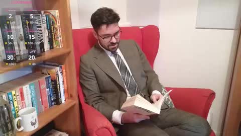 Snapshot of britishpoet69 chatting on November 19, 2025, 2:28 pm British Poet online show from November 19, 2025, 2:28 pm