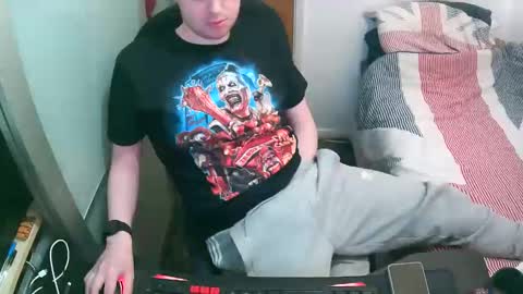 British Tom online show from September 26, 2025, 8:57 pm