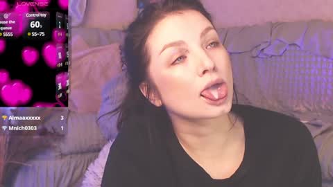 Snapshot of britneybarker chatting on December 9, 2024, 2:13 am britneybarker online show from December 9, 2024, 2:13 am