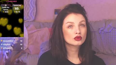 Snapshot of britneybarker chatting on December 9, 2024, 5:18 am britneybarker online show from December 9, 2024, 5:18 am