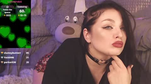 Snapshot of britneybarker chatting on December 18, 2024, 5:48 am britneybarker online show from December 18, 2024, 5:48 am