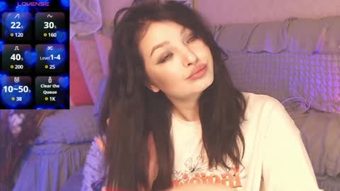Snapshot of britneybarker chatting on December 22, 2024, 2:17 am britneybarker online show from December 22, 2024, 2:17 am