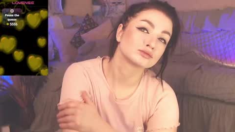 Snapshot of britneybarker chatting on February 14, 2025, 2:07 am britneybarker online show from February 14, 2025, 2:07 am