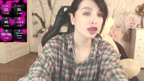 Snapshot of britneybarker chatting on October 6, 2025, 2:42 am britneybarker online show from October 6, 2025, 2:42 am