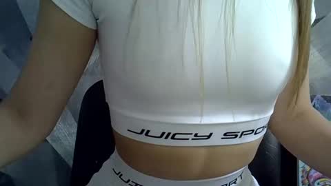 Snapshot of britneykittens chatting on November 4, 2025, 7:18 am BritneyKittens online show from November 4, 2025, 7:18 am