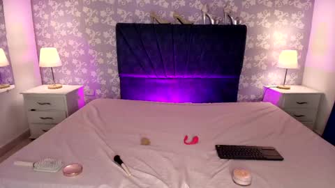 Snapshot of britneysweet_ chatting on May 28, 2026, 7:44 pm BritneySweet online show from May 28, 2026, 7:44 pm