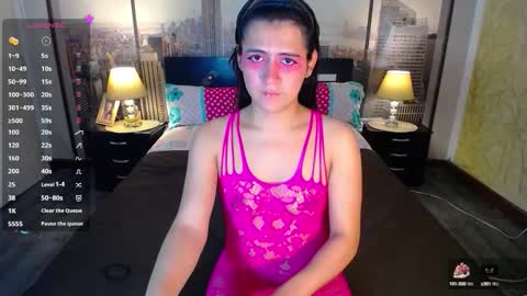   online show from October 14, 2025, 2:12 am