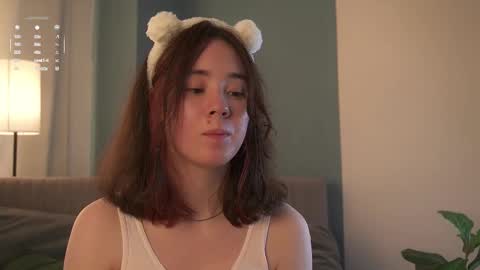 Snapshot of britthe chatting on September 19, 2025, 11:11 am Lina online show from September 19, 2025, 11:11 am