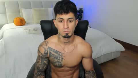 brody_dallas1 online show from October 22, 2025, 10:53 pm