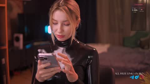 Anna online show from December 6, 2024, 2:49 pm