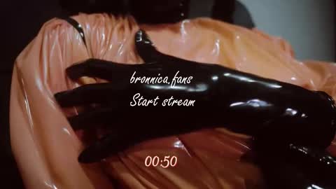 Anna online show from October 3, 2025, 4:26 pm