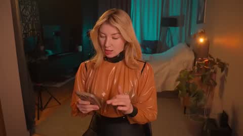 Anna online show from December 16, 2025, 3:17 pm