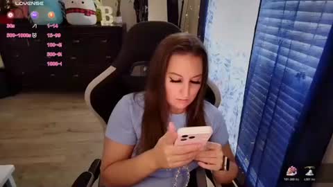 brookebee online show from November 19, 2025, 9:37 pm