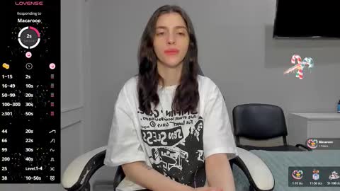 broosnica1 online show from November 12, 2025, 7:42 am