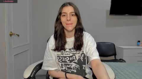 broosnica1 online show from December 23, 2025, 7:06 am