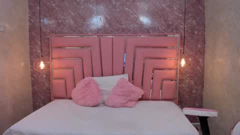 Sara  online show from January 21, 2025, 11:55 pm