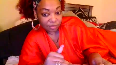 Snapshot of brownroundrenee chatting on February 8, 2025, 9:57 pm brownroundrenee online show from February 8, 2025, 9:57 pm