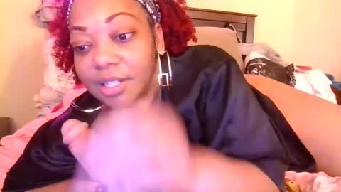 Snapshot of brownroundrenee chatting on February 9, 2025, 10:00 pm brownroundrenee online show from February 9, 2025, 10:00 pm