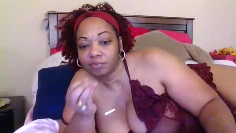 Snapshot of brownroundrenee chatting on September 8, 2025, 3:33 pm brownroundrenee online show from September 8, 2025, 3:33 pm