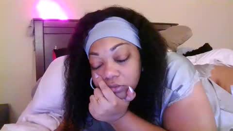 brownroundrenee online show from October 24, 2025, 10:11 am