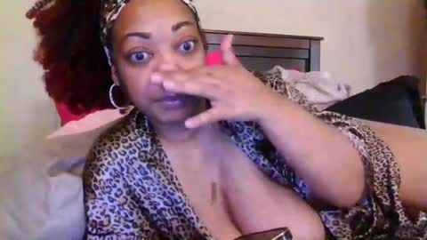 Snapshot of brownroundrenee chatting on July 4, 2026, 11:05 am brownroundrenee online show from July 4, 2026, 11:05 am