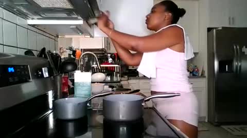 Brownsuagrcutie online show from December 18, 2025, 1:44 am