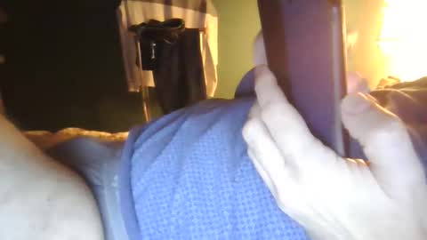 brtbrlss online show from October 22, 2025, 2:23 am