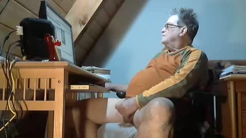 Snapshot of brubar chatting on March 10, 2025, 3:12 am brubar online show from March 10, 2025, 3:12 am