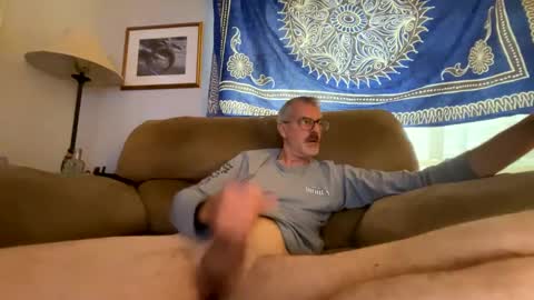 Snapshot of bruce_918 chatting on October 6, 2025, 3:09 pm Bruce online show from October 6, 2025, 3:09 pm