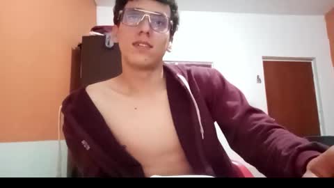 brucew37 online show from March 18, 2026, 5:21 am