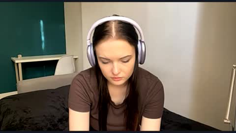 Snapshot of brunaceasor chatting on May 11, 2026, 4:04 pm Luna online show from May 11, 2026, 4:04 pm