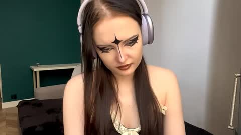Snapshot of brunaceasor chatting on May 13, 2026, 1:30 pm Luna online show from May 13, 2026, 1:30 pm