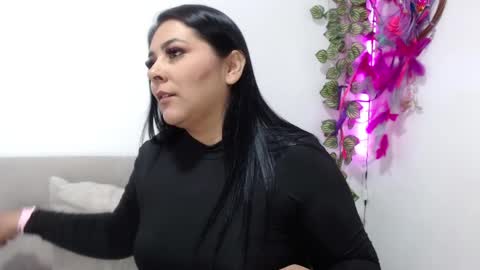 Bruna royale  online show from March 13, 2026, 5:19 pm