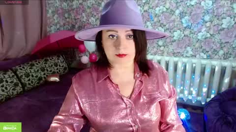 Julia online show from April 11, 2026, 9:30 pm