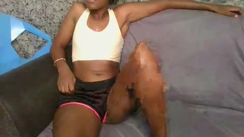 Snapshot of brunnette_blonde chatting on March 4, 2026, 6:30 am everyday online show from March 4, 2026, 6:30 am