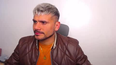 bruno_booss online show from December 21, 2025, 11:45 pm