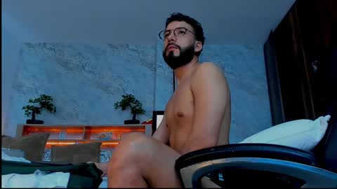 Andres Suarez online show from March 9, 2025, 8:10 pm