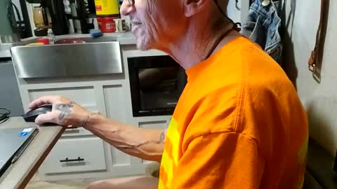 Steve... aka SkinnieDippin aka TimberTramp online show from March 3, 2025, 7:10 am