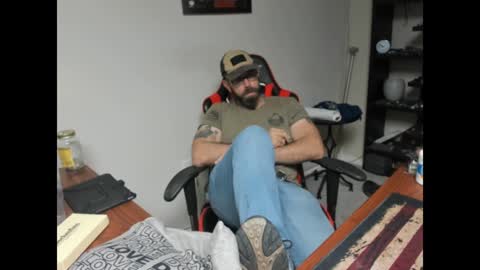 Snapshot of brutalmaster1983 chatting on December 18, 2024, 7:30 pm BRUTALMASTER1983 online show from December 18, 2024, 7:30 pm