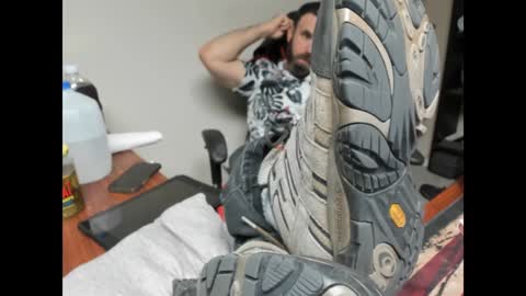 Snapshot of brutalmaster1983 chatting on December 24, 2024, 6:00 am BRUTALMASTER1983 online show from December 24, 2024, 6:00 am