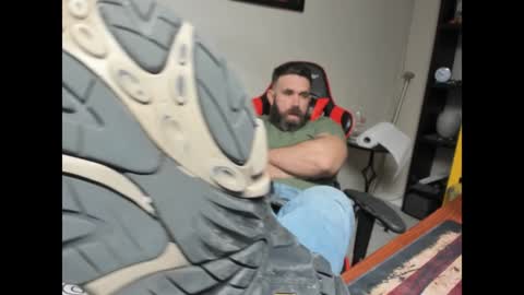 Snapshot of brutalmaster1983 chatting on January 28, 2025, 8:58 pm BRUTALMASTER1983 online show from January 28, 2025, 8:58 pm