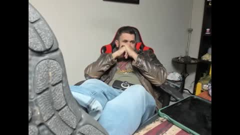 Snapshot of brutalmaster1983 chatting on October 28, 2025, 7:38 pm BRUTALMASTER1983 online show from October 28, 2025, 7:38 pm