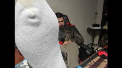 BRUTALMASTER1983 online show from December 18, 2025, 6:52 am