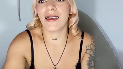 bryanny760719 online show from October 9, 2025, 2:37 pm